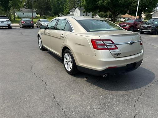 2017 Ford Taurus SE