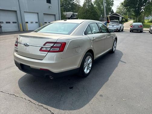 2017 Ford Taurus SE