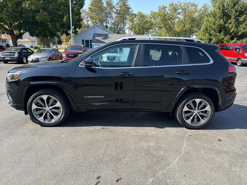 2019 Jeep Cherokee Overland
