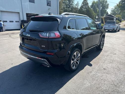 2019 Jeep Cherokee Overland