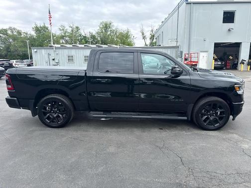 Diamond Black Crystal Pearlcoat 2024 RAM 1500 Laramie