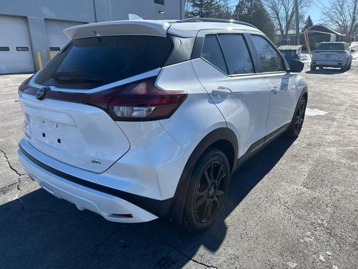 2024 Nissan Kicks SR