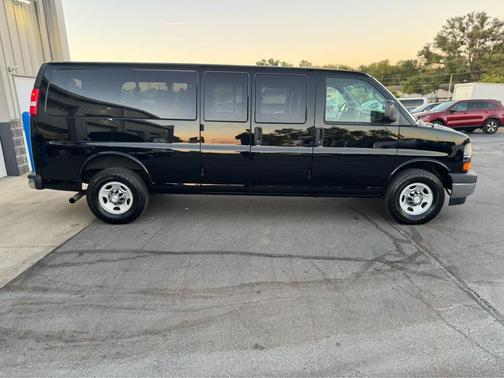 2017 Chevrolet Express 3500 LT