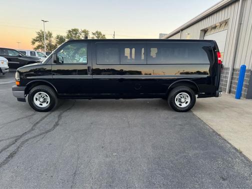2017 Chevrolet Express 3500 LT