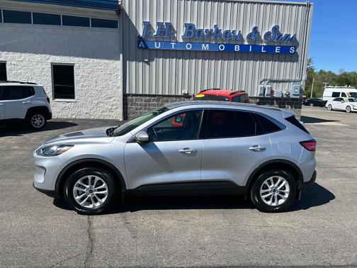 Ingot Silver Metallic 2020 Ford Escape SE