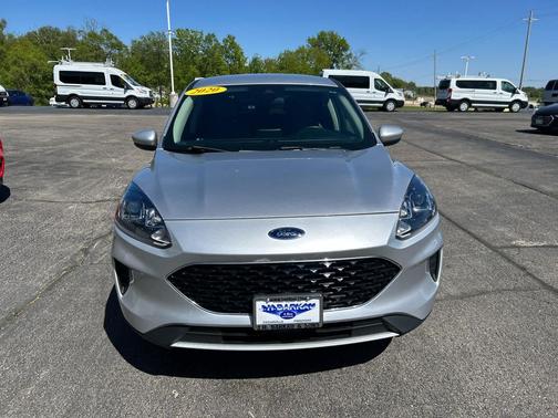 Ingot Silver Metallic 2020 Ford Escape SE