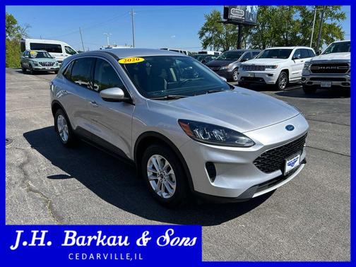 Ingot Silver Metallic 2020 Ford Escape SE
