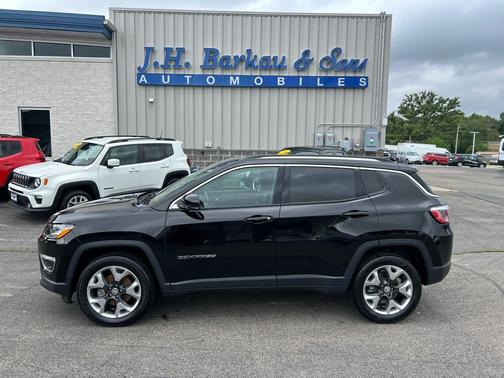 Diamond Black Crystal Pearlcoat 2019 Jeep Compass Limited