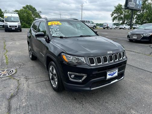 Diamond Black Crystal Pearlcoat 2019 Jeep Compass Limited