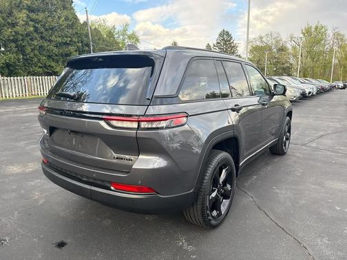 Baltic Gray Metallic Clearcoat 2024 Jeep Grand Cherokee Limited