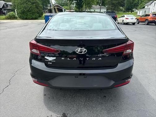 2020 Hyundai ELANTRA SE