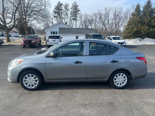 2013 Nissan Versa 1.6 S