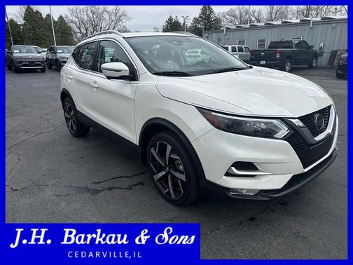 Pearl White Tricoat 2022 Nissan Rogue Sport SL
