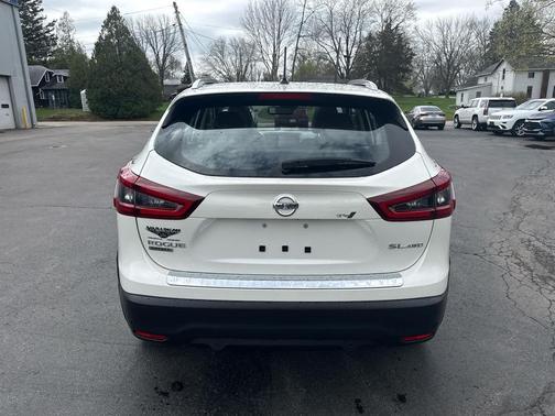 2022 Nissan Rogue Sport SL