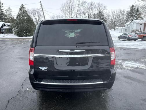 2015 Chrysler Town & Country Touring