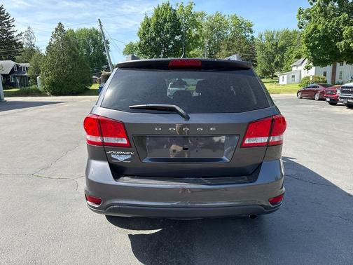 Granite Pearlcoat 2019 Dodge Journey SE