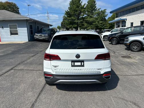2023 Volkswagen Taos 1.5T SE