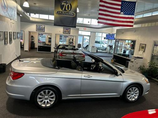 2011 Chrysler 200 Touring