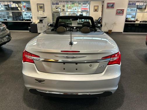 2011 Chrysler 200 Touring