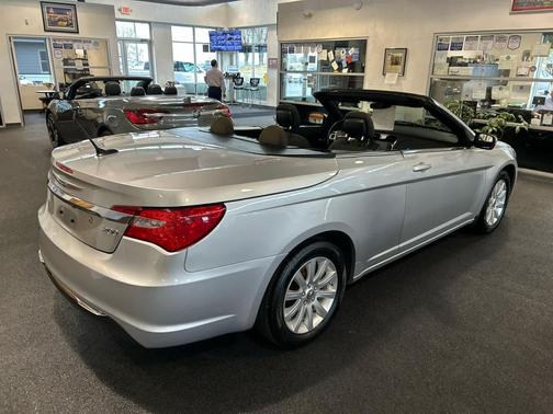 2011 Chrysler 200 Touring