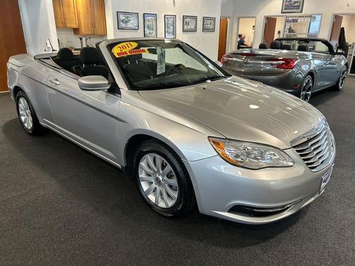 2011 Chrysler 200 Touring