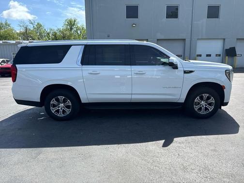 2023 GMC Yukon XL SLE