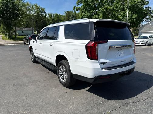 2023 GMC Yukon XL SLE