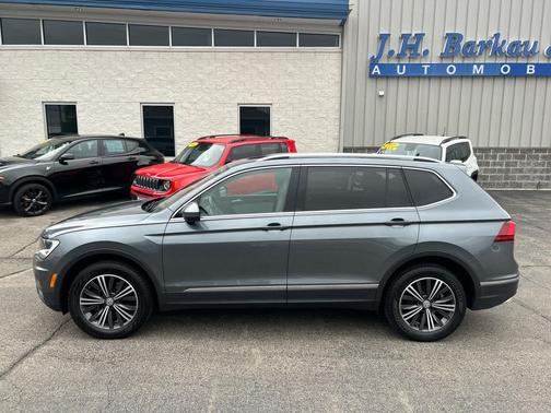 Platinum Gray Metallic 2018 Volkswagen Tiguan 2.0T SEL