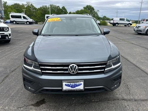 Platinum Gray Metallic 2018 Volkswagen Tiguan 2.0T SEL