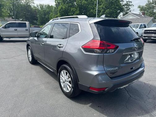 Gun Metallic 2017 Nissan Rogue SV