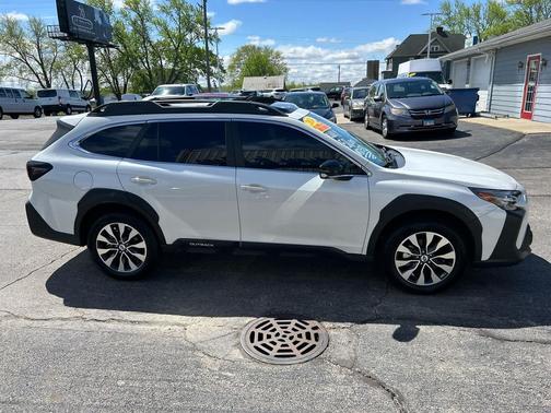 Crystal White Pearl 2024 Subaru Outback Limited