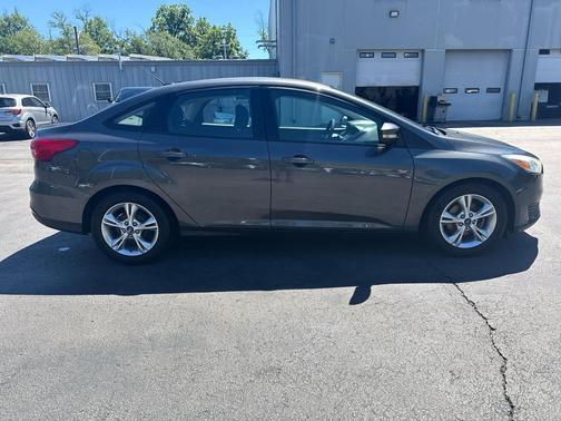 Magnetic Metallic 2017 Ford Focus SE