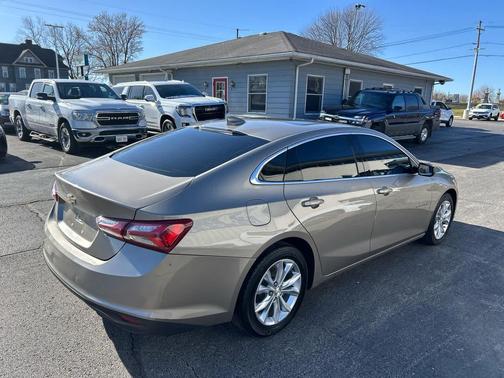 2022 Chevrolet Malibu FWD LT