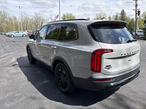 Wolf Gray 2022 Kia Telluride SX