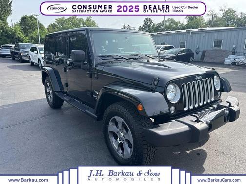 Black Clearcoat 2016 Jeep Wrangler Unlimited Sahara
