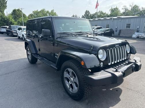 Black Clearcoat 2016 Jeep Wrangler Unlimited Sahara