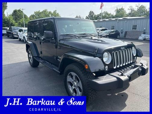 Black Clearcoat 2016 Jeep Wrangler Unlimited Sahara