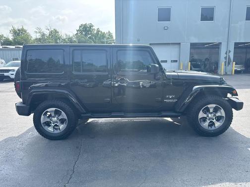 Black Clearcoat 2016 Jeep Wrangler Unlimited Sahara