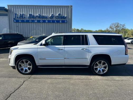 2017 Cadillac Escalade ESV Luxury