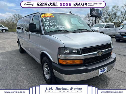 Silver Ice Metallic 2017 Chevrolet Express 3500 LT