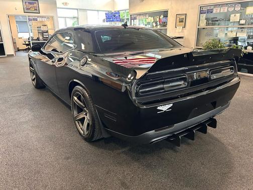 Pitch Black Clearcoat 2022 Dodge Challenger SRT Hellcat