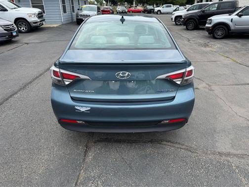 2016 Hyundai SONATA Hybrid SE