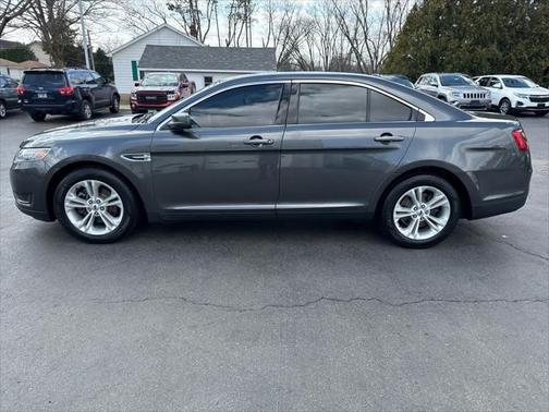2017 Ford Taurus SE