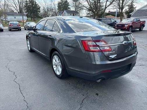 2017 Ford Taurus SE