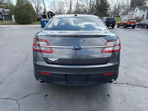 2017 Ford Taurus SE