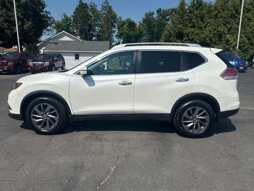 Pearl White 2016 Nissan Rogue SL