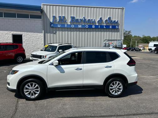 Pearl White 2018 Nissan Rogue SV
