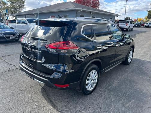 2018 Nissan Rogue SV