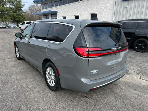 2025 Chrysler Pacifica L