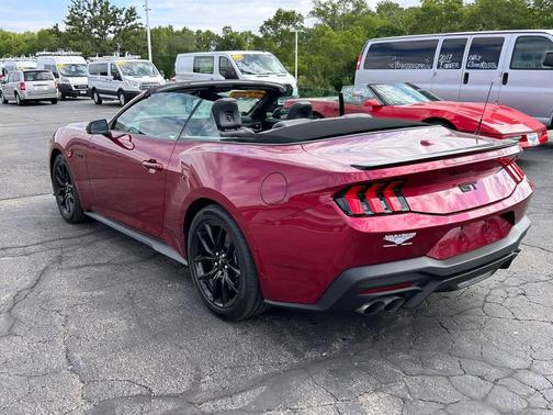 Molten Magenta Metallic Tri-coat 2025 Ford Mustang GT Premium